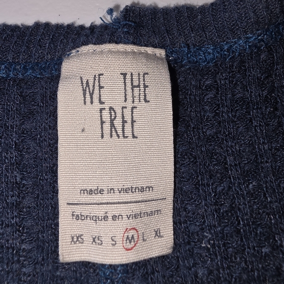 Free People We The Free Catalina Thermal Top Blue V-Neck Waffle Knit High Low M - Picture 4 of 6
